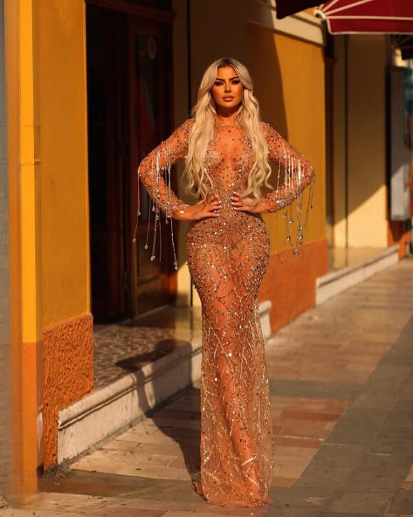 GENTLEMEN PREFER BLONDES